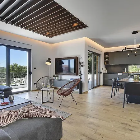 Vila Modern With Private Swimming Pool *