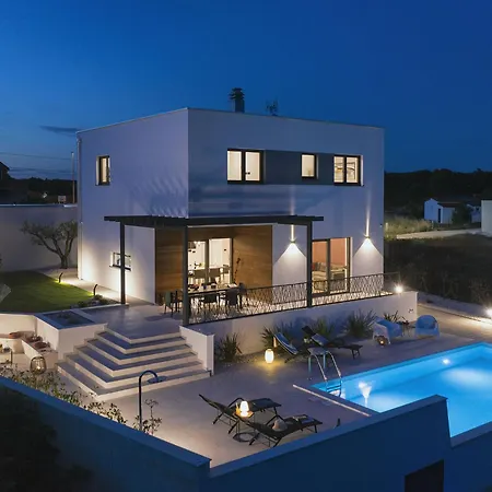 Modern With Private Swimming Pool * Pula