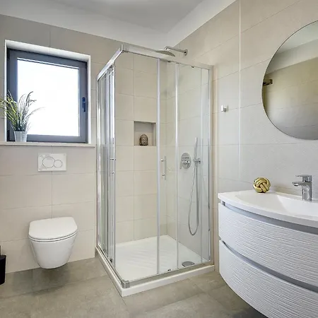 Modern With Private Swimming Pool