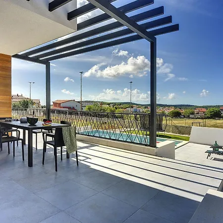 Modern With Private Swimming Pool Vila *