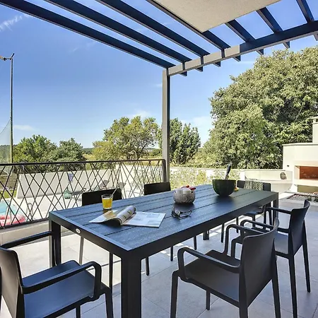Modern With Private Swimming Pool * Pula